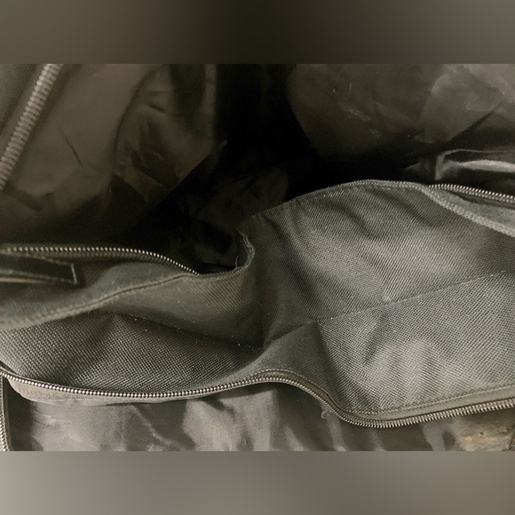 DSW Faux Snakeskin Handled 3 Compartment Zippered Weekend Overnight Tote Bag - Picture 12 of 16